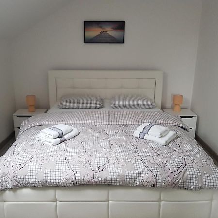 Apartmani Brigita Korenica Exterior foto