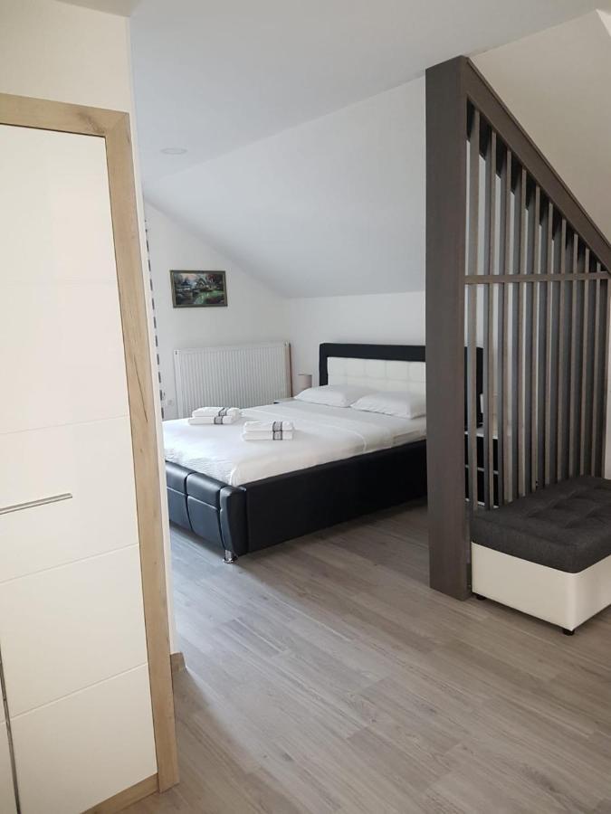 Apartmani Brigita Korenica Exterior foto