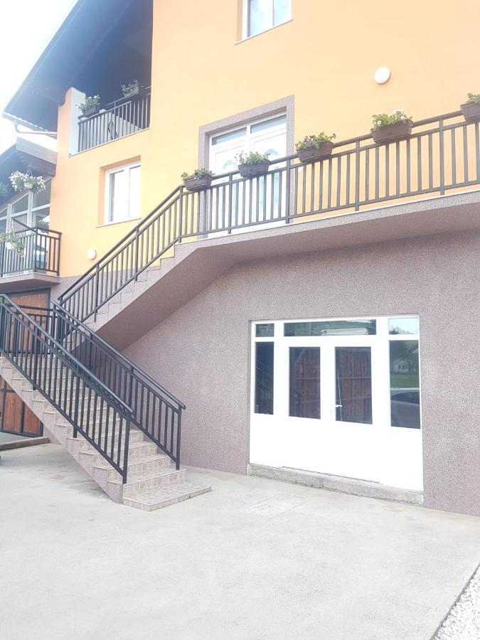 Apartmani Brigita Korenica Exterior foto