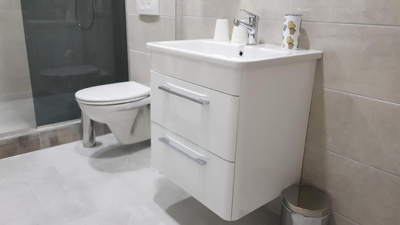 Apartmani Brigita Korenica Exterior foto