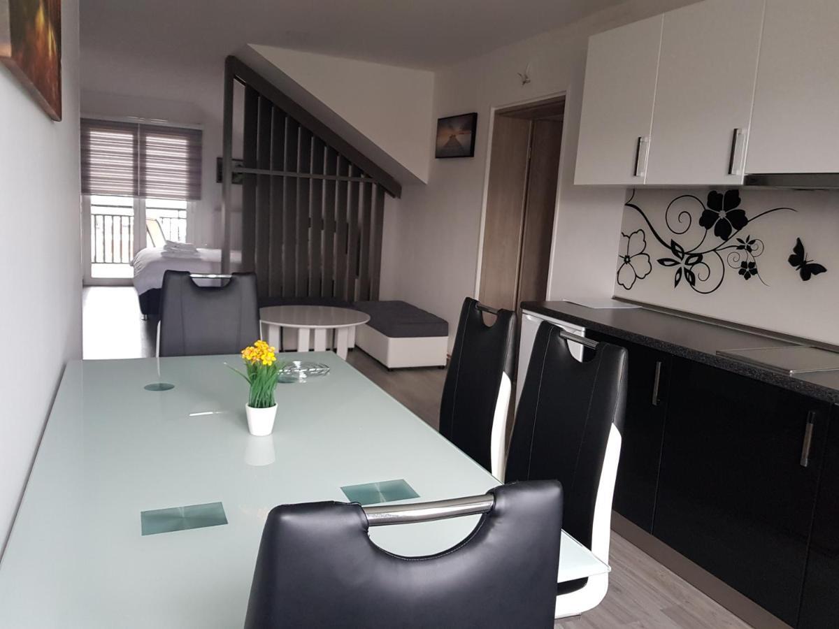 Apartmani Brigita Korenica Exterior foto