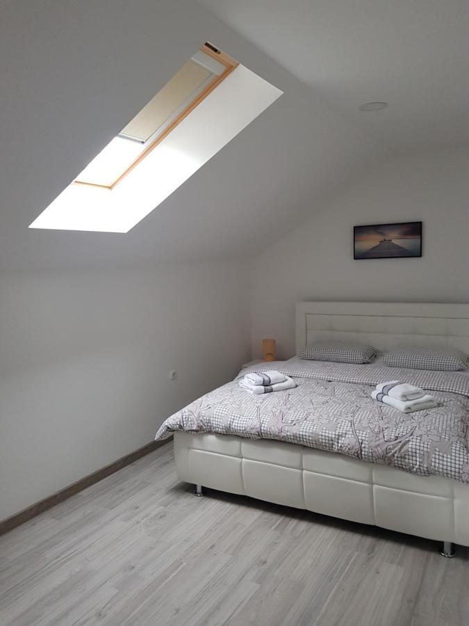 Apartmani Brigita Korenica Exterior foto